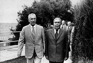 Na zdjęciu: I sekretarz KC PZPR Edward Gierek na spotkaniu z sekretarzem generalnym KC KPZR Leonidem Breżniewem. Krym, 31 lipca 1980 r. Fot. PAP/CAF. Edward Gierek