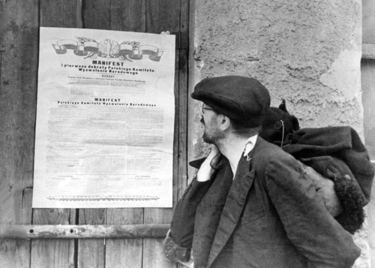 Manifest Polskiego Komitetu Wyzwolenia Narodowego (PKWN). Fot. PAP/CAF Manifest Polskiego Komitetu Wyzwolenia Narodowego (PKWN). Fot. PAP/CAF