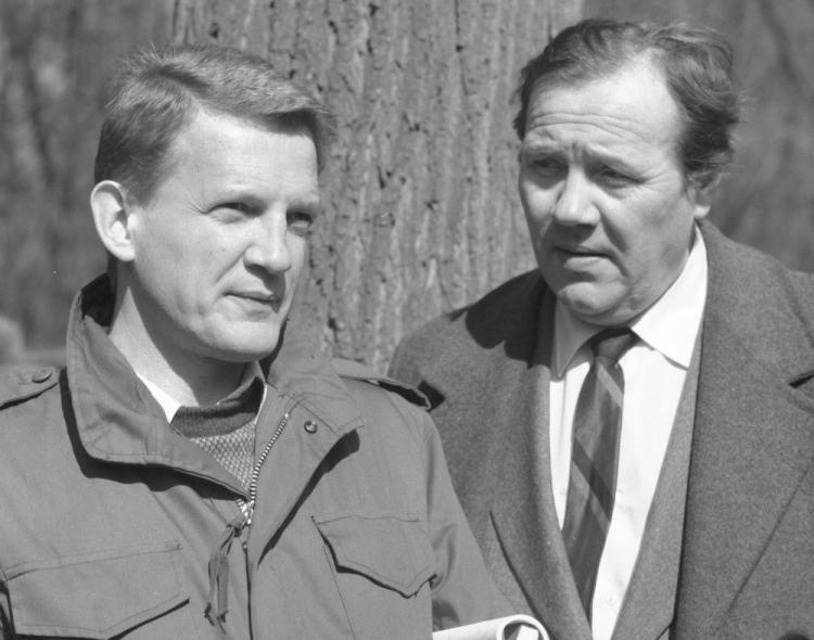 Scena z filmu "07 zgłoś się" - Bronisław Cieślak (L) i Zdzisław Kozień. Fot. PAP/CAF/W. Rozmysłowicz Scena z filmu "07 zgłoś się" - Bronisław Cieślak (L) i Zdzisław Kozień. Fot. PAP/CAF/W. Rozmysłowicz