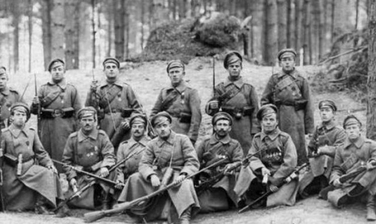 Kompania zwiadowcza I batalionu Strzelców Polskich – 1916 r. Źródło: CAW Kompania zwiadowcza I batalionu Strzelców Polskich – 1916 r. Źródło: CAW