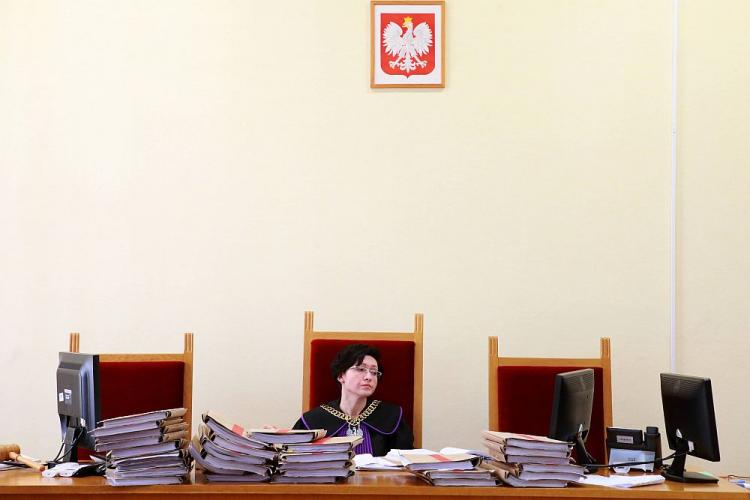 Sąd Rejonowy w Płocku ogłosił decyzję ws. umorzenia postępowania wobec byłego komendanta wojewódzkiego MO w Płocku - sędzia Monika Dziub-Szulińska na sali rozpraw. Fot. PAP/M. Bednarski Sąd Rejonowy w Płocku ogłosił decyzję ws. umorzenia postępowania wobec byłego komendanta wojewódzkiego MO w Płocku - sędzia Monika Dziub-Szulińska na sali rozpraw. Fot. PAP/M. Bednarski