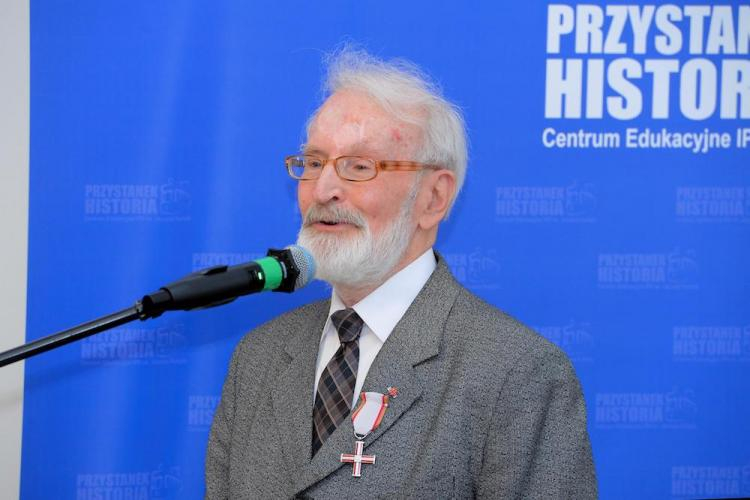 Jeden z odznaczonych - opozycjonista i działacz związkowy Seweryn Jaworski podczas uroczystości wręczenia Krzyży Wolności i Solidarności, 13 bm. w warszawskim Centrum Edukacyjnym IPN. Fot. PAP/S. Leszczyński Jeden z odznaczonych - opozycjonista i działacz związkowy Seweryn Jaworski podczas uroczystości wręczenia Krzyży Wolności i Solidarności, 13 bm. w warszawskim Centrum Edukacyjnym IPN. Fot. PAP/S. Leszczyński