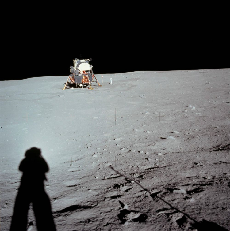 Lądownik sfotografowany przez Neila Armstronga podczas misji Apollo 11. Fot. PAP/Newscom Lądownik sfotografowany przez Neila Armstronga podczas misji Apollo 11. Fot. PAP/Newscom