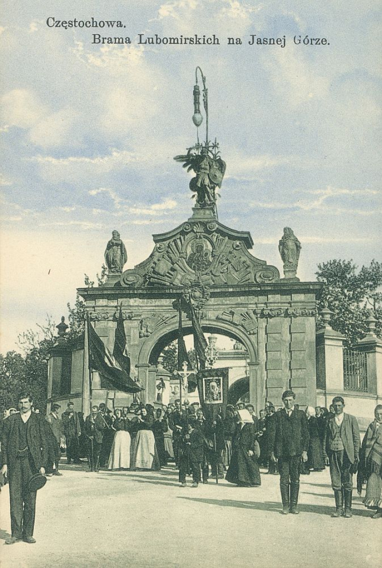 Brama Lubomirskich na Jasnej Górze. Lata 1900-1928. Źródło: CBN Polona Brama Lubomirskich na Jasnej Górze. Lata 1900-1928. Źródło: CBN Polona