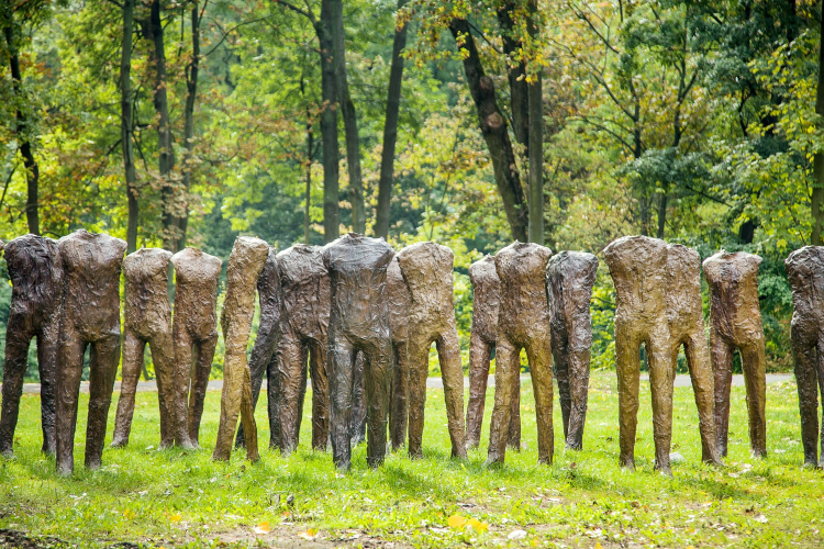 „Caminando” Magdaleny Abakanowicz. Źródło: DESA Unicum „Caminando” Magdaleny Abakanowicz. Źródło: DESA Unicum