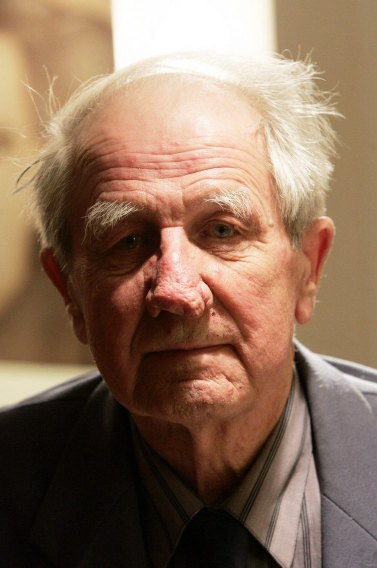 Warszawa, 2006-01-17. Wilhelm Brasse, były więzień obozu Auschwitz, prowadził fotograficzną dokumentację obozu od jego powstania do ewakuacji. PAP/A. Wiktor Warszawa, 2006-01-17. Wilhelm Brasse, były więzień obozu Auschwitz, prowadził fotograficzną dokumentację obozu od jego powstania do ewakuacji. PAP/A. Wiktor