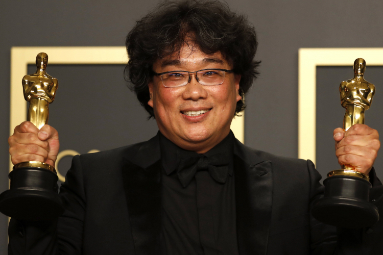 Bong Joon Ho podczas gali oscarowej 2020 r. Fot. PAP/EPA Bong Joon Ho podczas gali oscarowej 2020 r. Fot. PAP/EPA